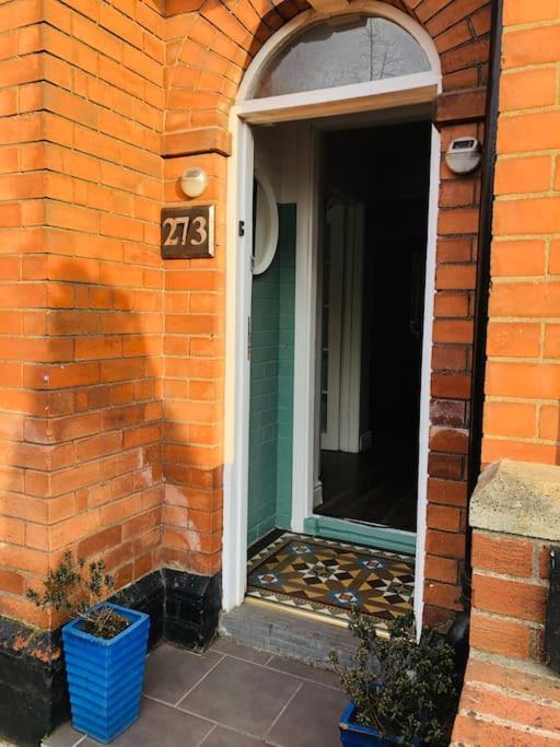 Cosy Two Bed Terraced House 7Min Drive From City Belfast Exterior foto